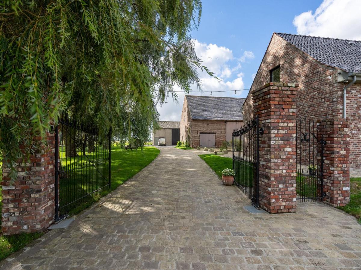 Spacious Holiday Home With Pond In Poperinge Roesbrugge-Haringe Exterior photo