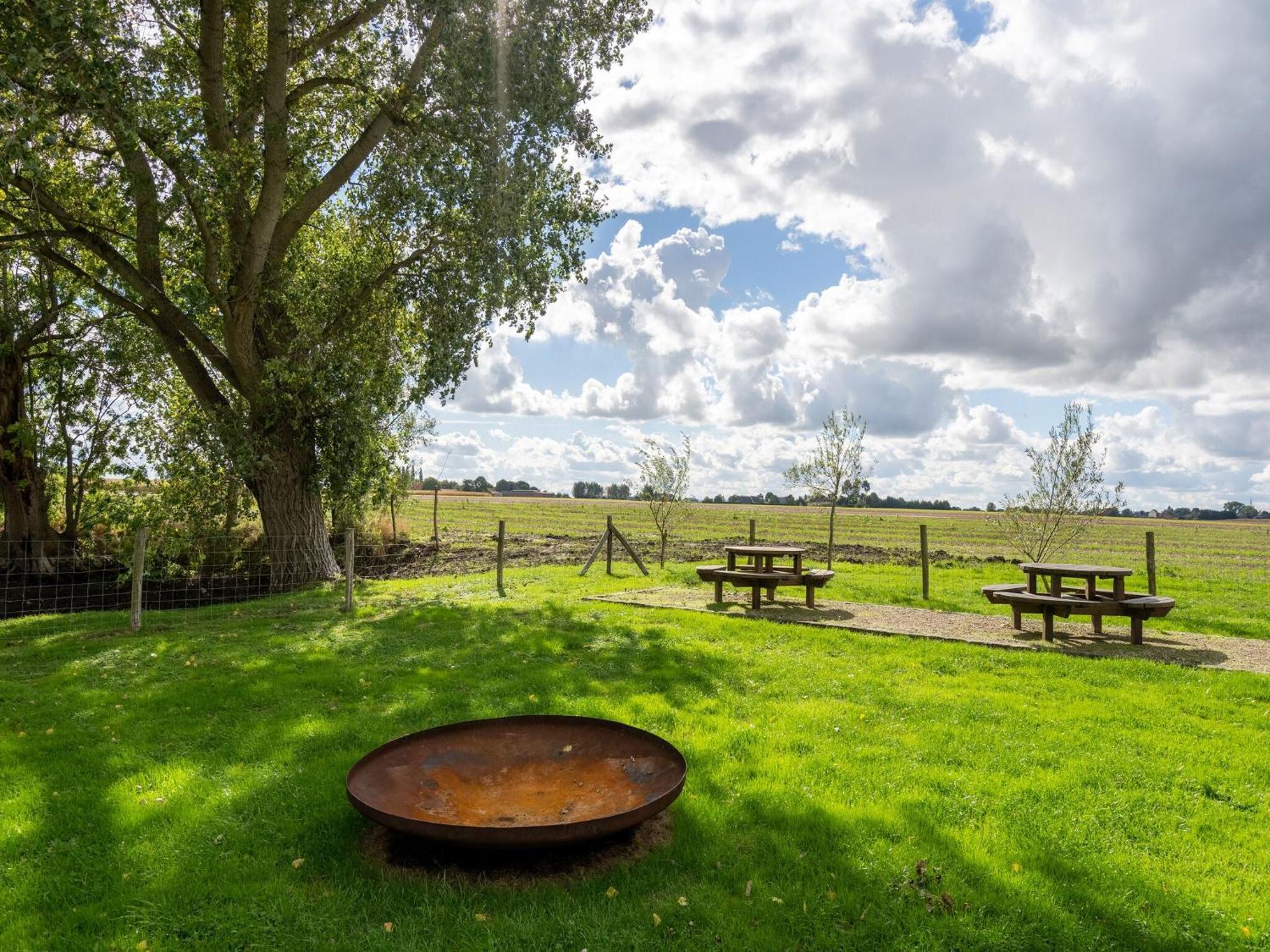 Spacious Holiday Home With Pond In Poperinge Roesbrugge-Haringe Exterior photo