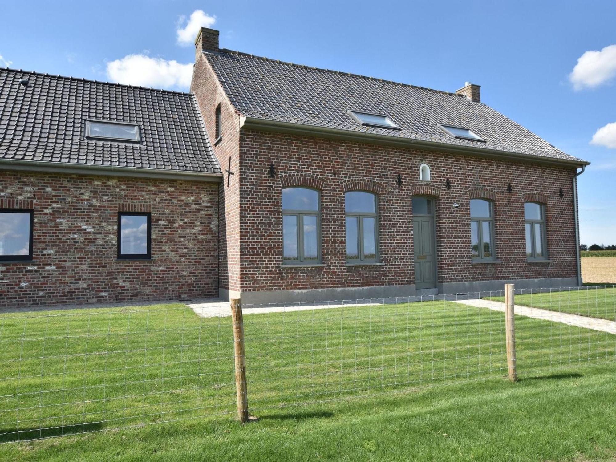 Spacious Holiday Home With Pond In Poperinge Roesbrugge-Haringe Exterior photo